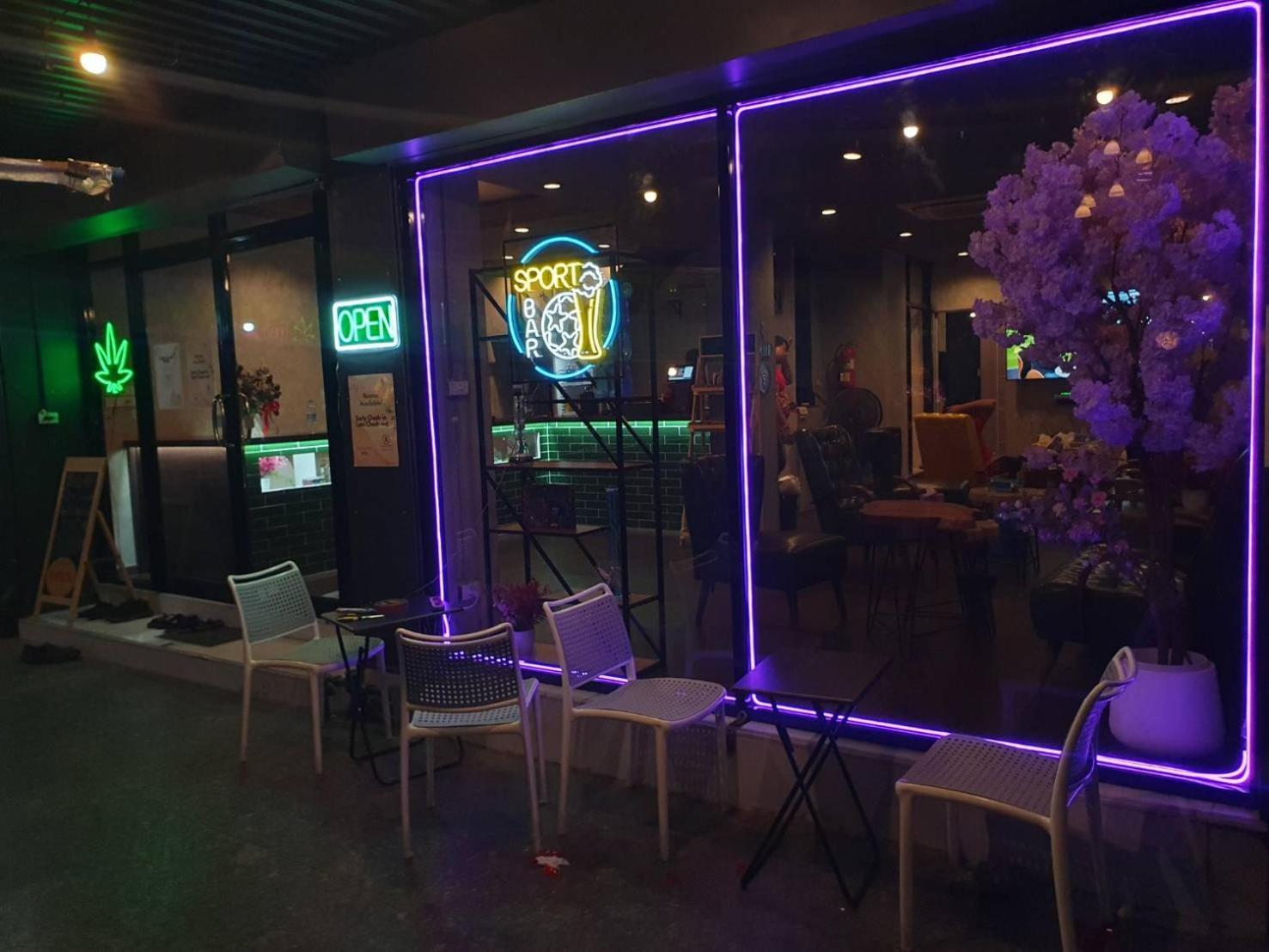 Bud Brew Beyond Dispensary And Hotel バンコク都 エクステリア 写真