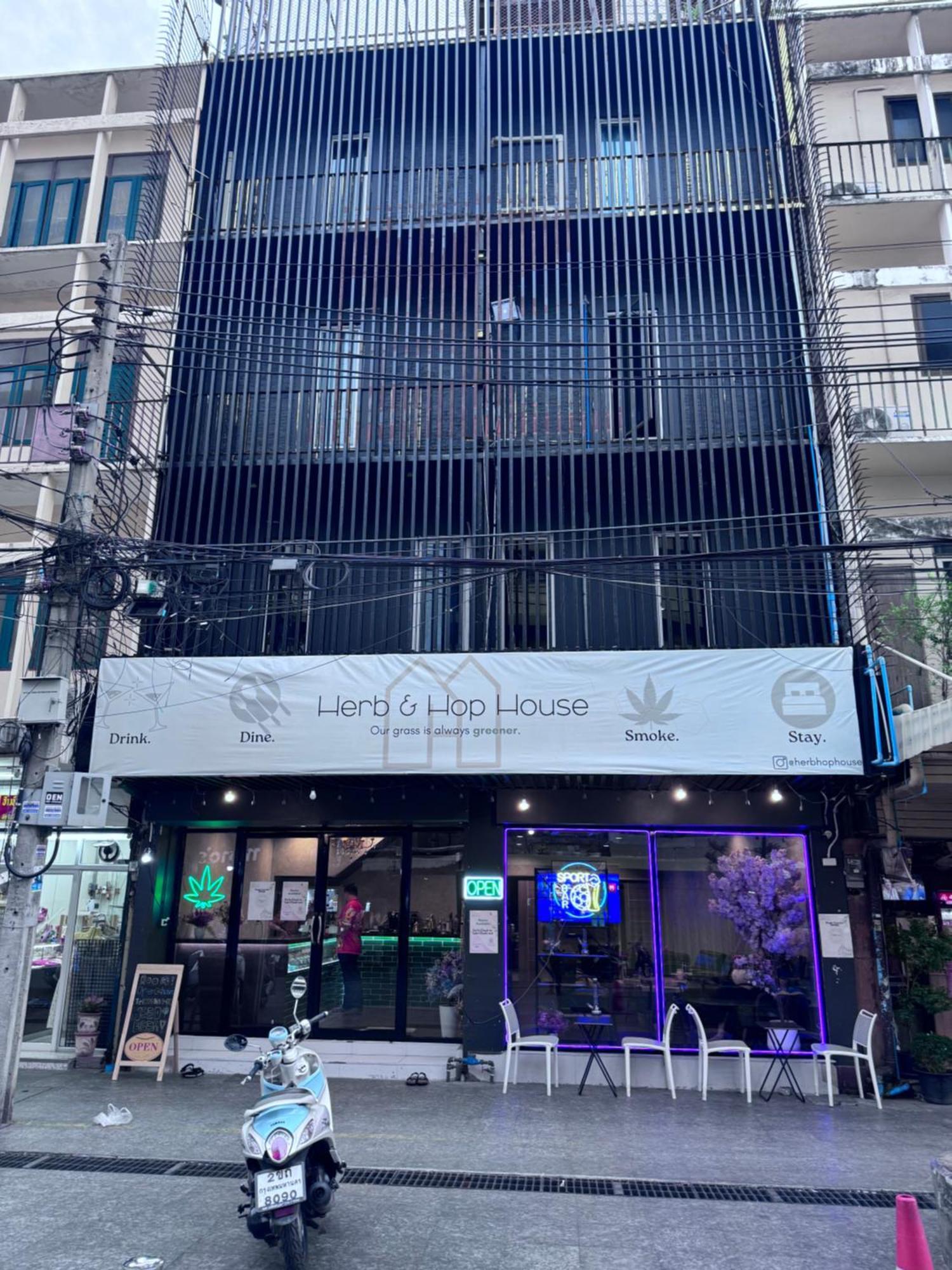 Bud Brew Beyond Dispensary And Hotel バンコク都 エクステリア 写真