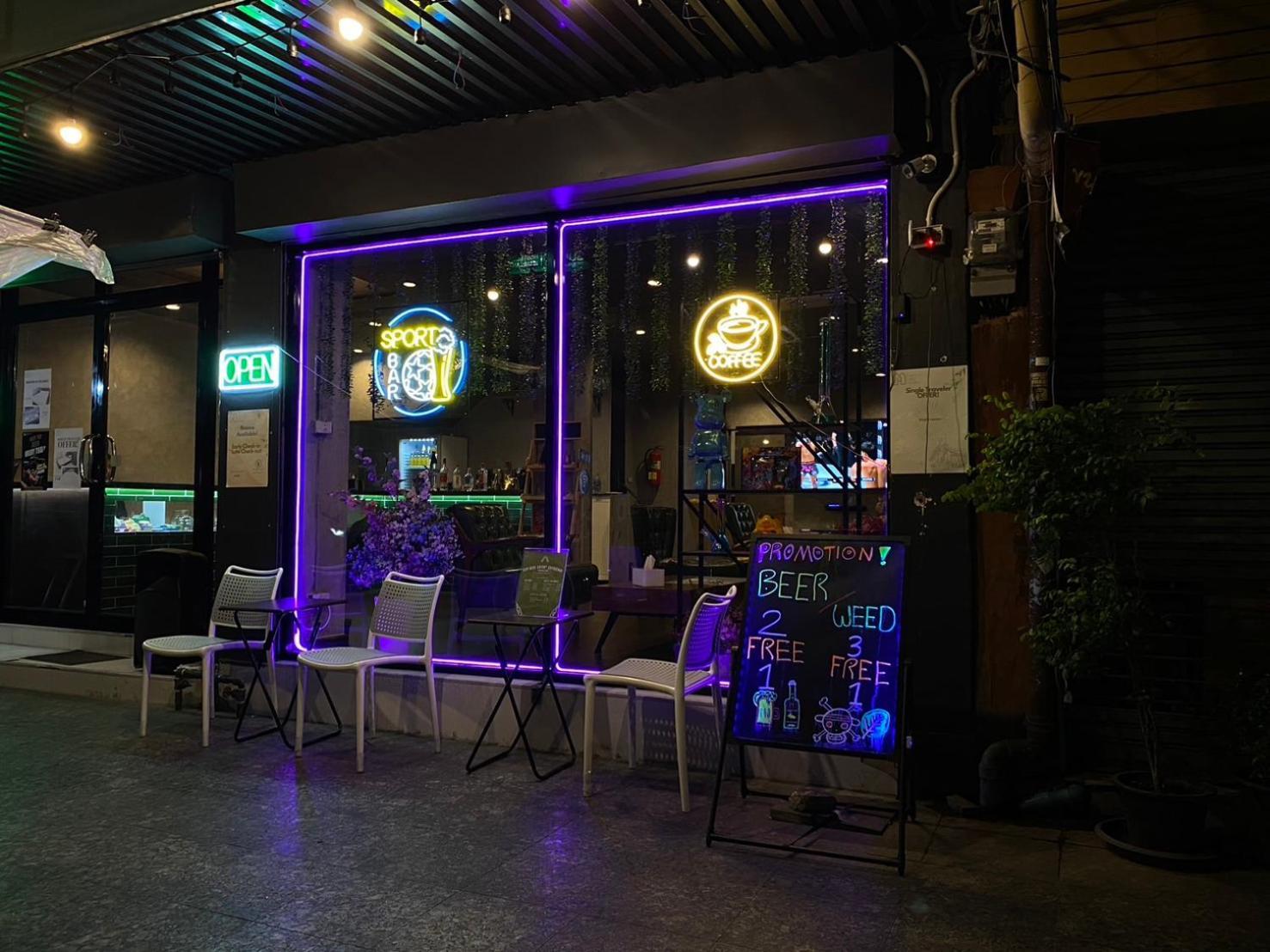 Bud Brew Beyond Dispensary And Hotel バンコク都 エクステリア 写真