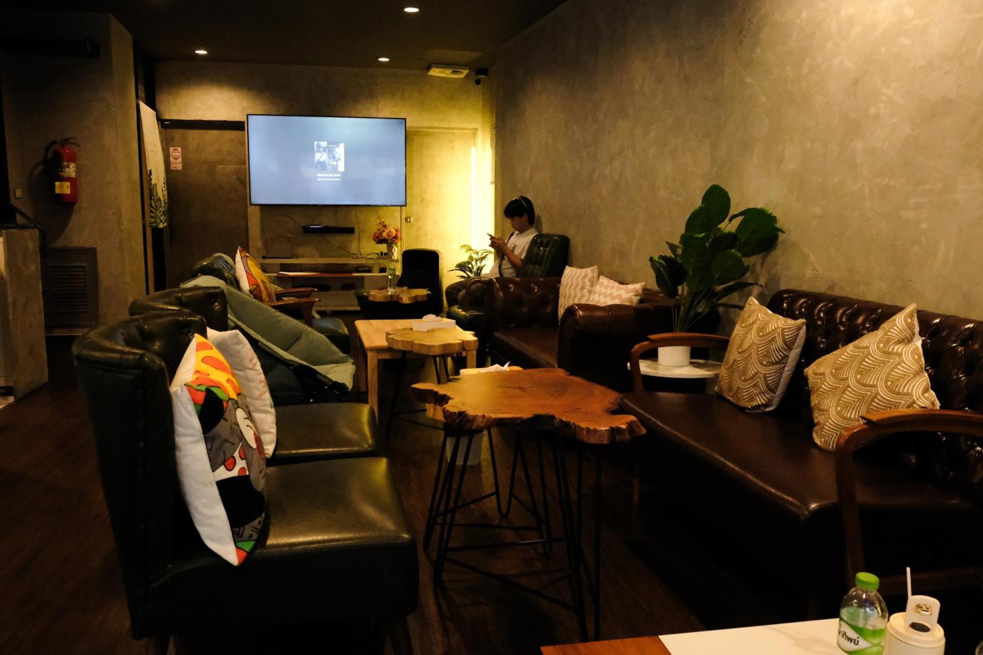 Bud Brew Beyond Dispensary And Hotel バンコク都 エクステリア 写真
